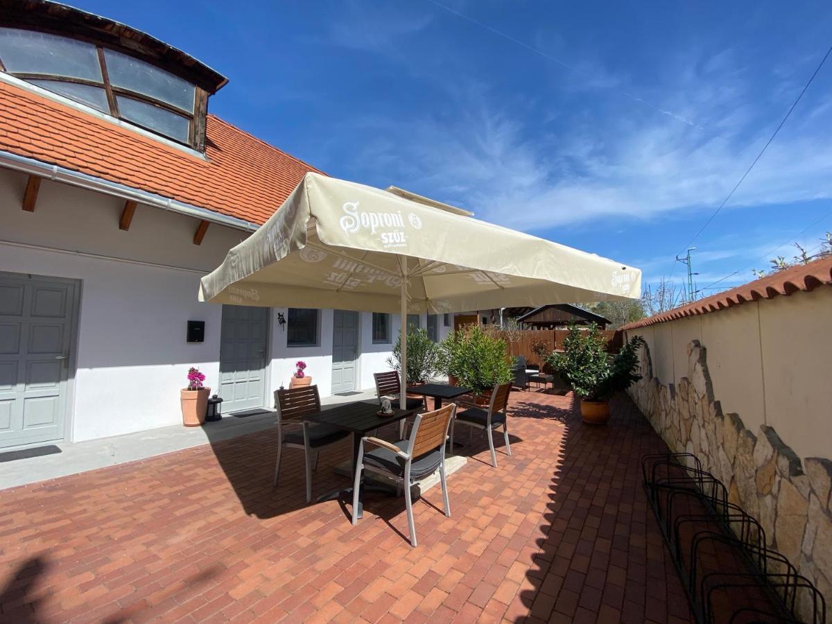 Szkita Panzio Bed & Breakfast Balatonmáriafürdő Екстериор снимка