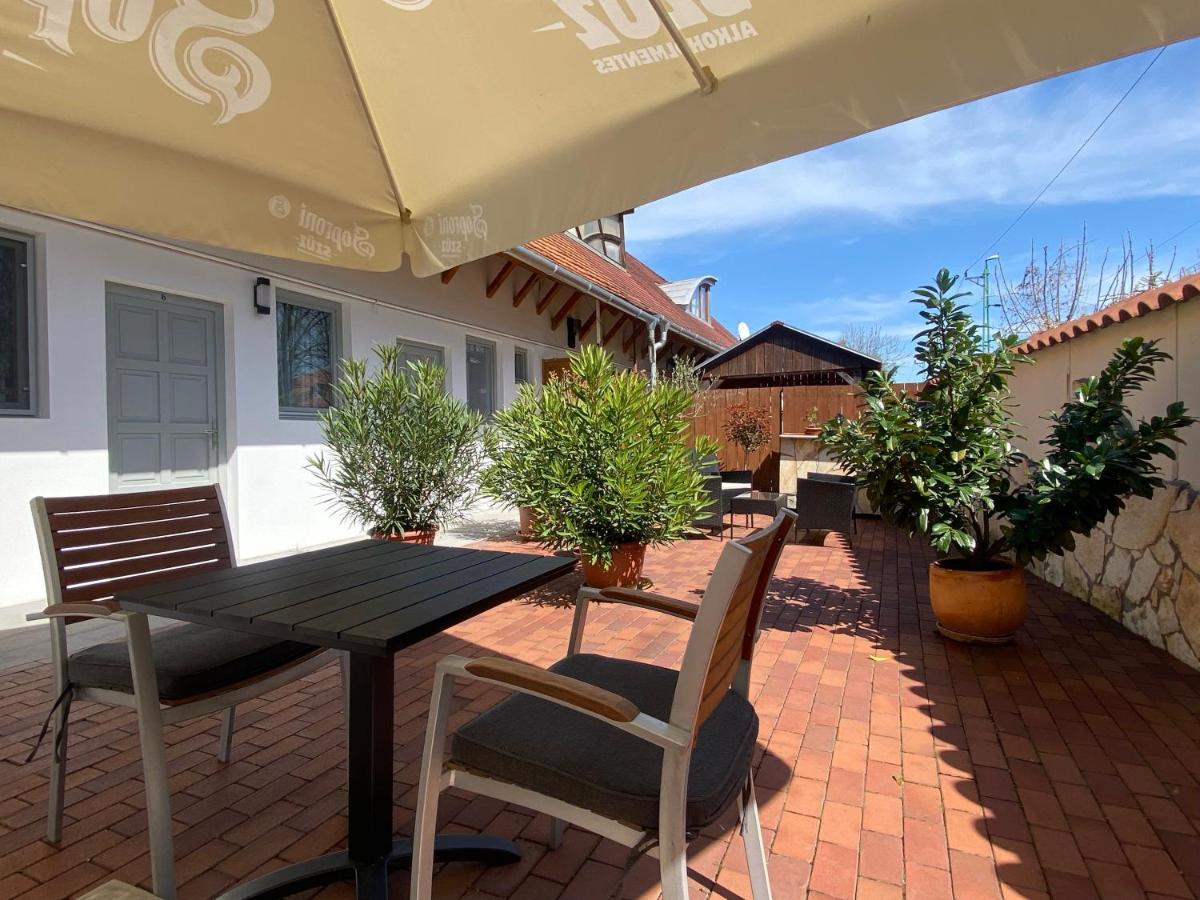 Szkita Panzio Bed & Breakfast Balatonmáriafürdő Екстериор снимка
